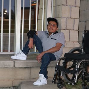 Meet your Posher, Carlos